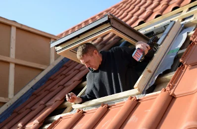 Pose de fenêtres de toit Velux à Chimilin
